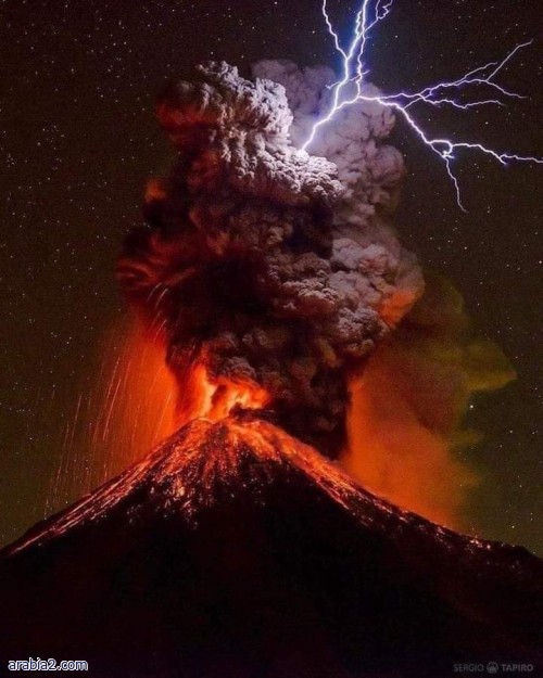 البرق البركاني من كوليما بالمكسيك