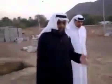 معلمه اماراتيه يفوح من قبرها رائحه